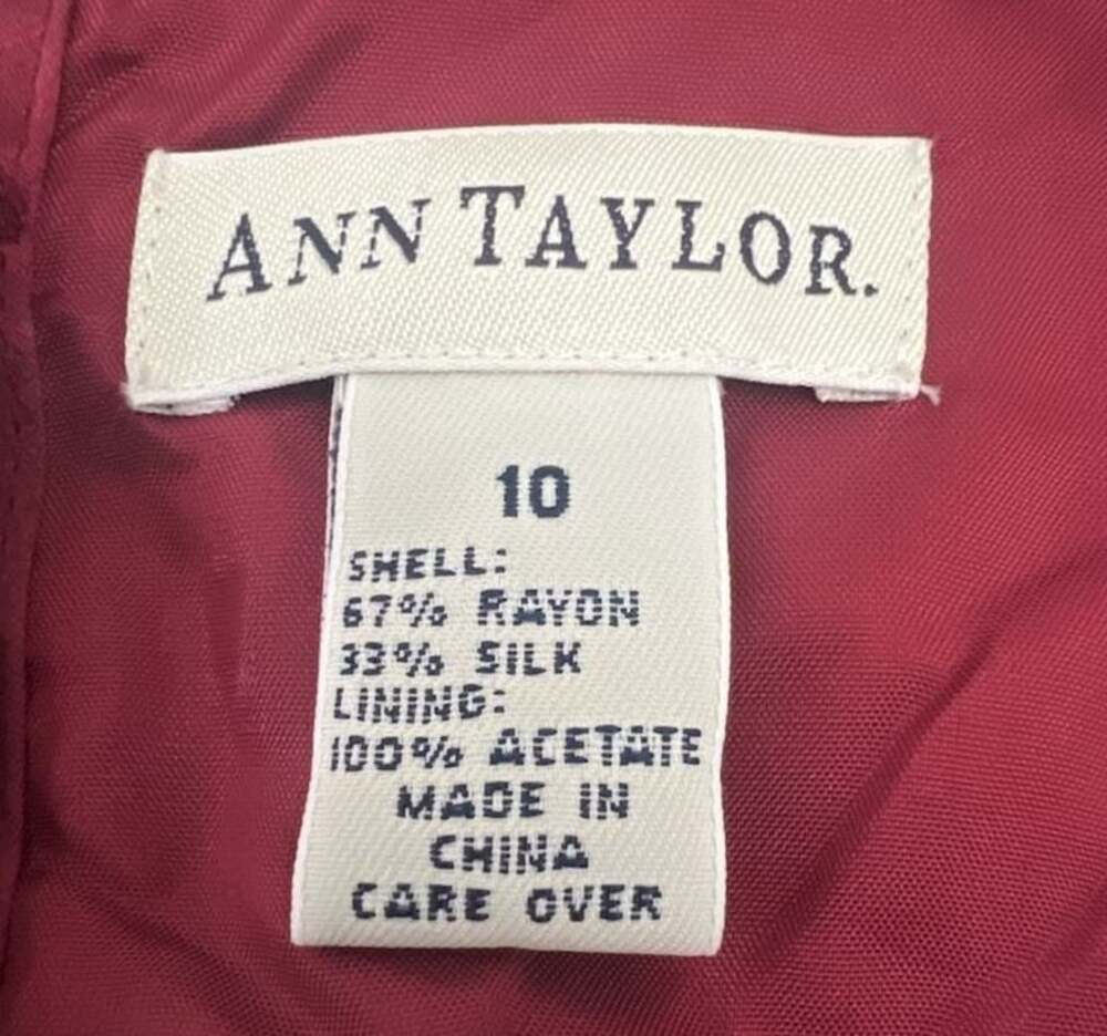 Ann Taylor Burgundy Floral Velvet Burnout Sleeveless V-Neck Top - Picture 3 of 3